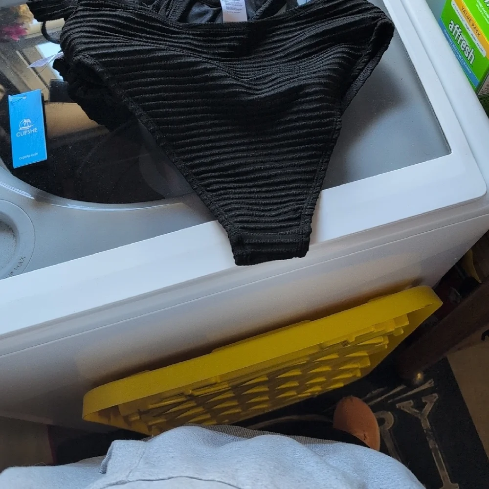 Black Ribbed Bikini Set - Picture 5 of 6